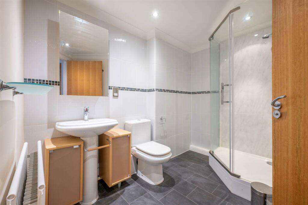 En Suite Shower Room