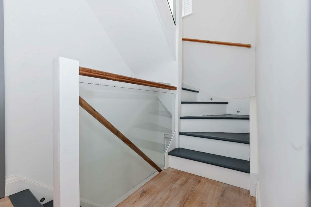 Ridgeway Close_12.jpg