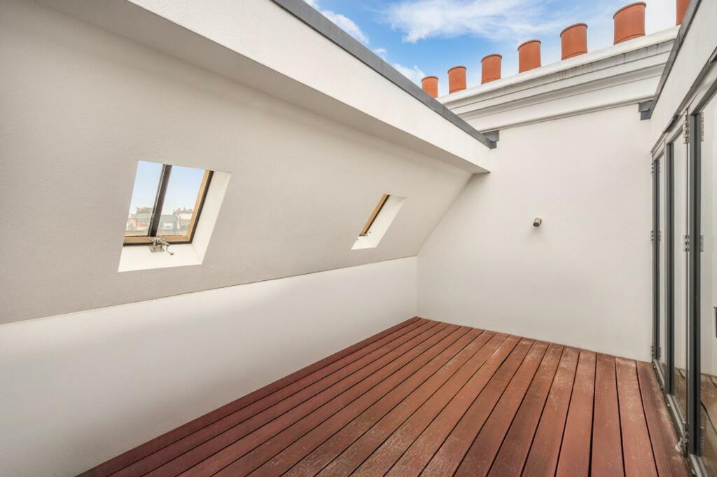 balcony.jpg