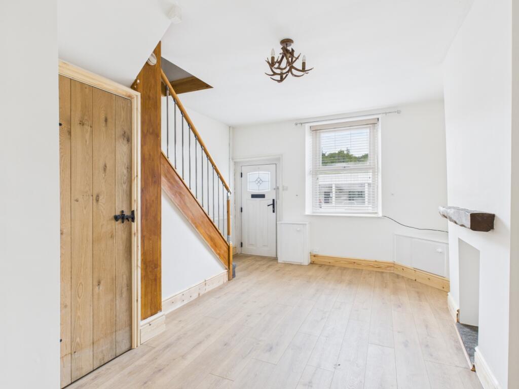 CAM03729G0-PR0067-STILL007