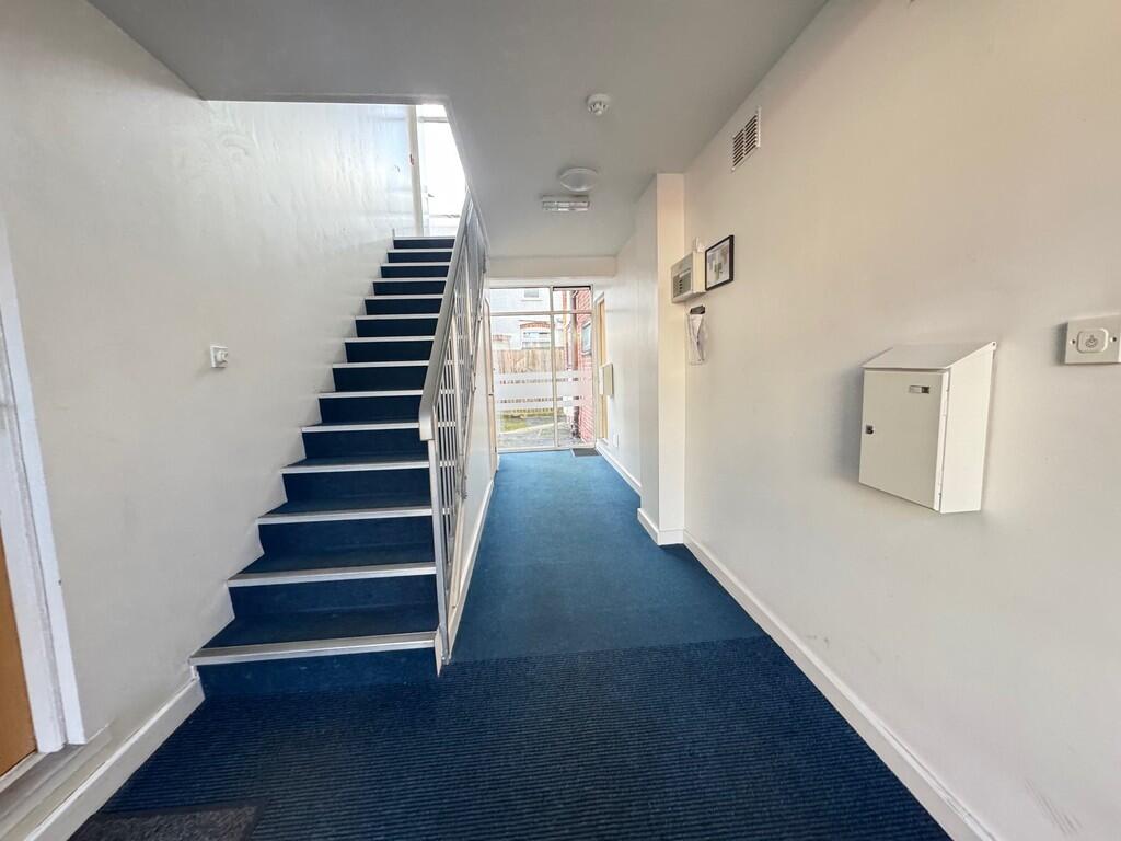 Residents Entranc...