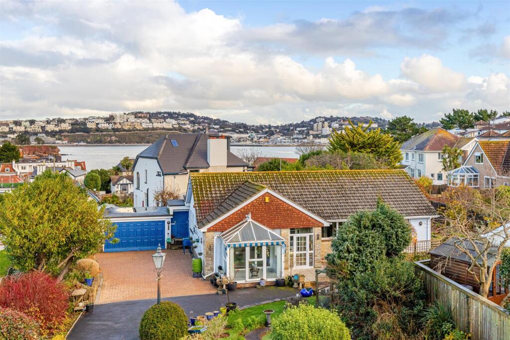 A05 - Southway Headland Road, Torquay - 251203.jpg