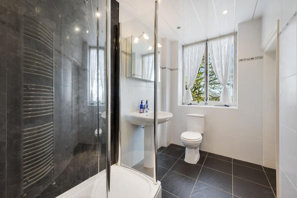 Jack &amp; Jill Shower Room