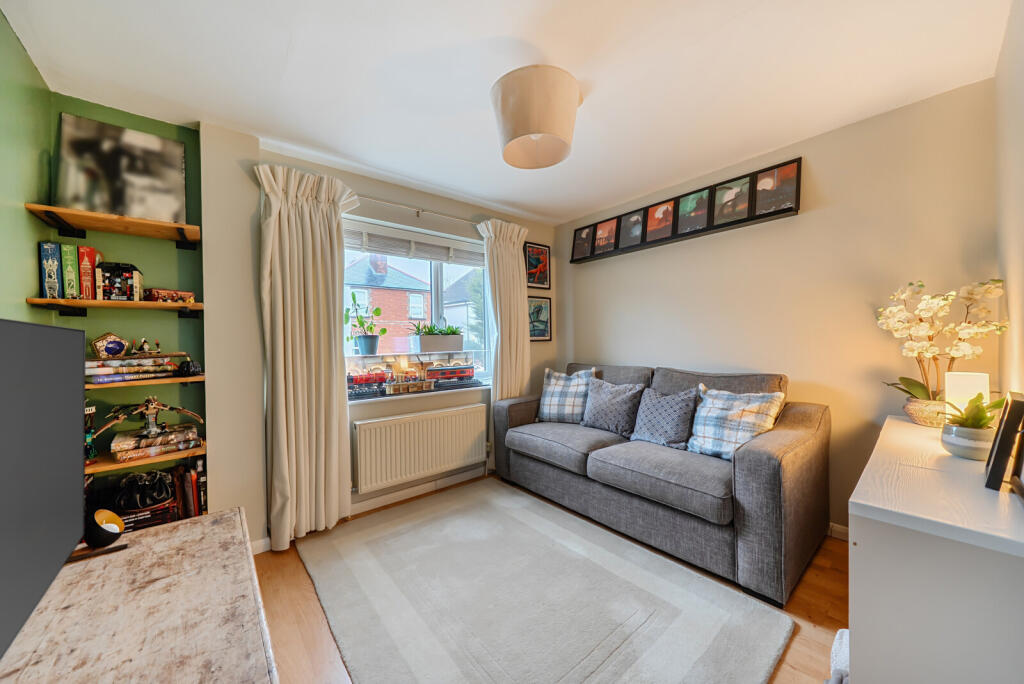 1393702-16-695cf7...