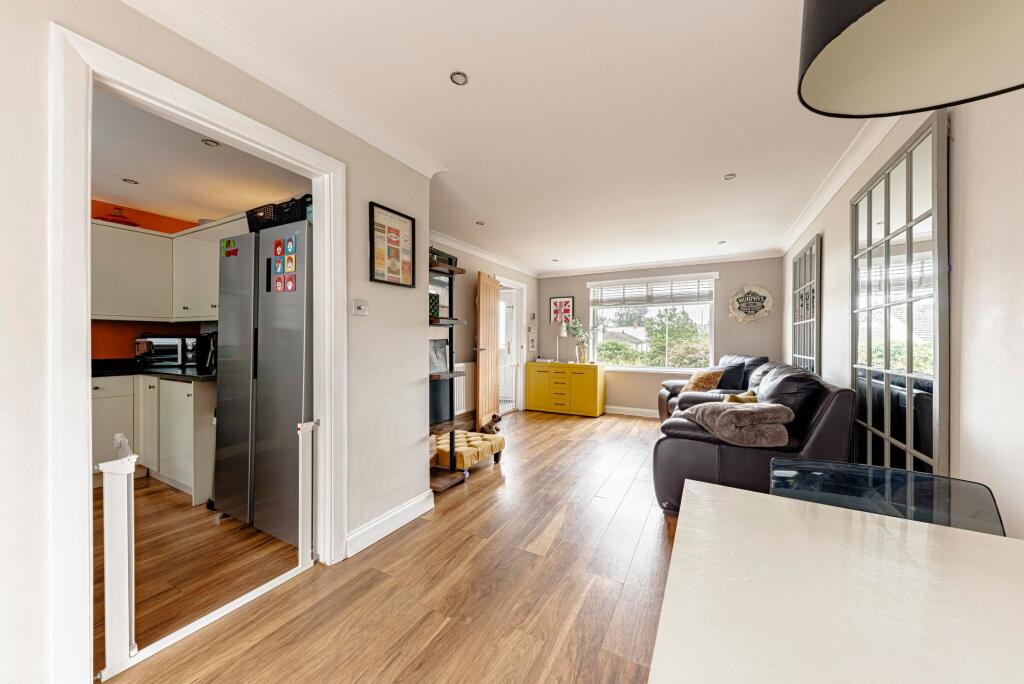 Living Room/Dining Room (2)