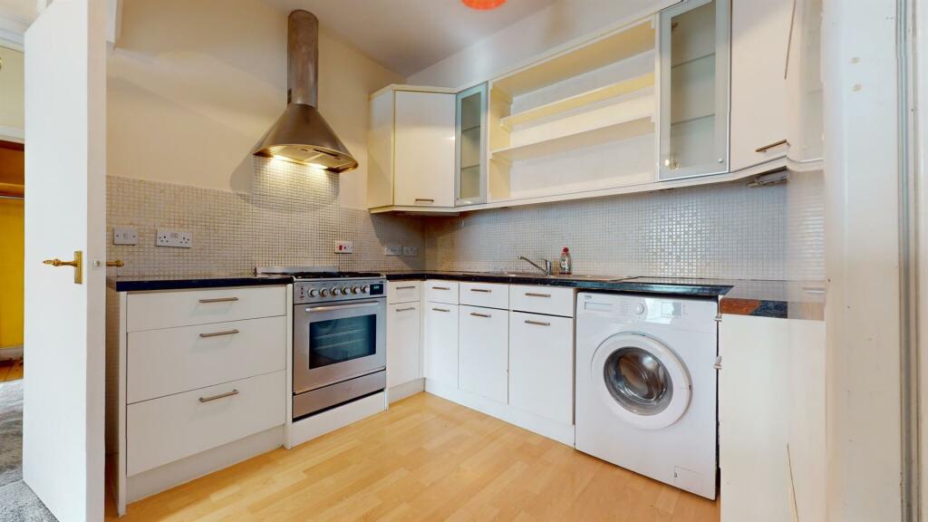 6526af1396a2913bf4cc21f0_43ea8d25e3039bf27e5a2260d