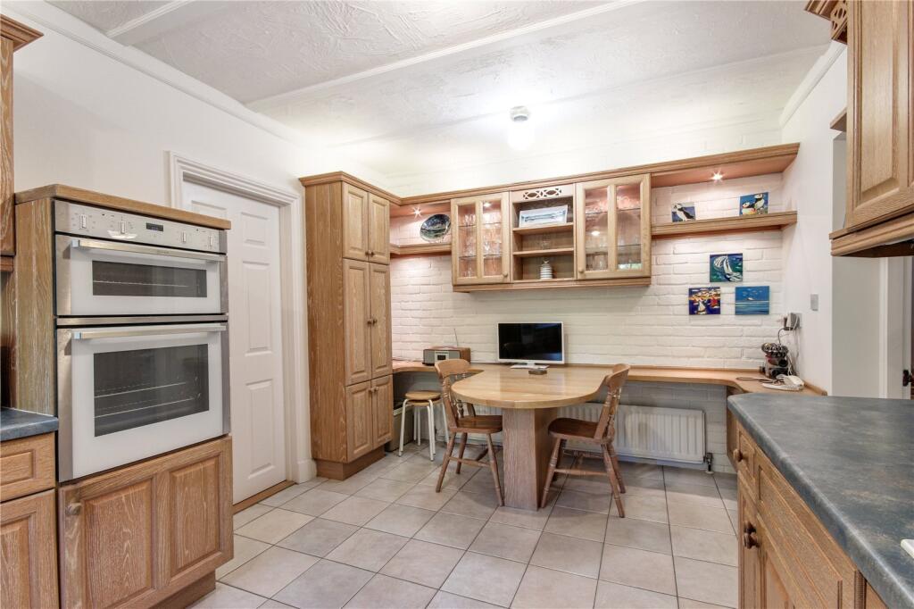 Kitchen/Breakfast Rm