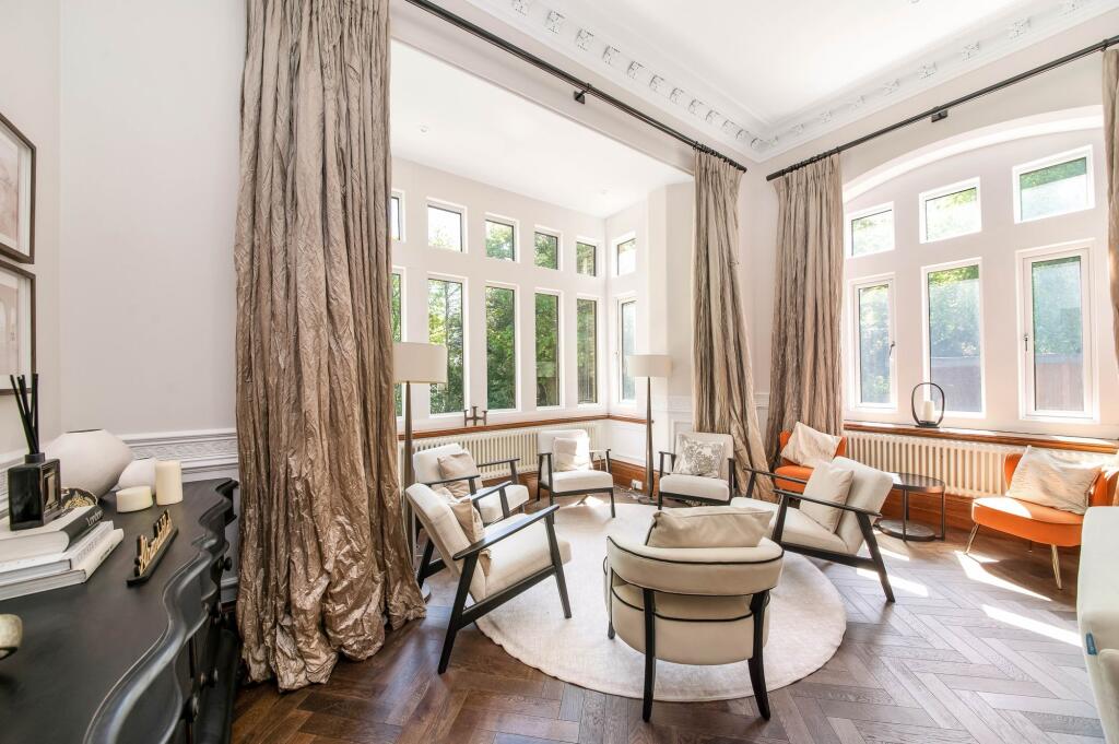 SITTING ROOM