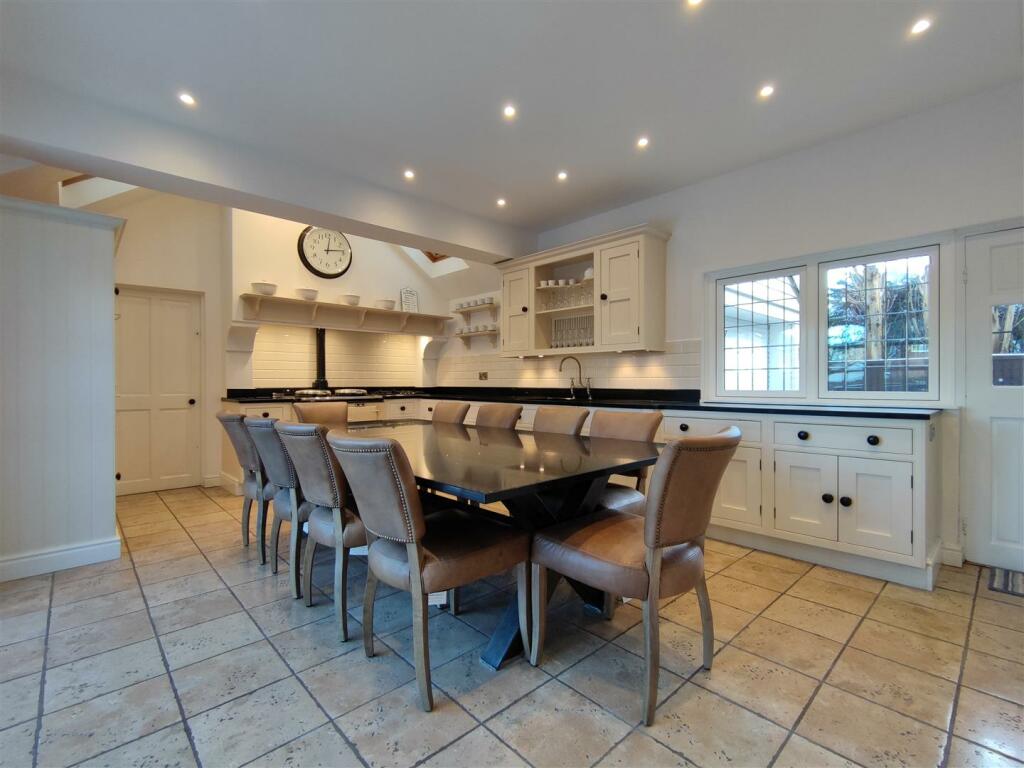 Breakfast Kitchen Aspect 2