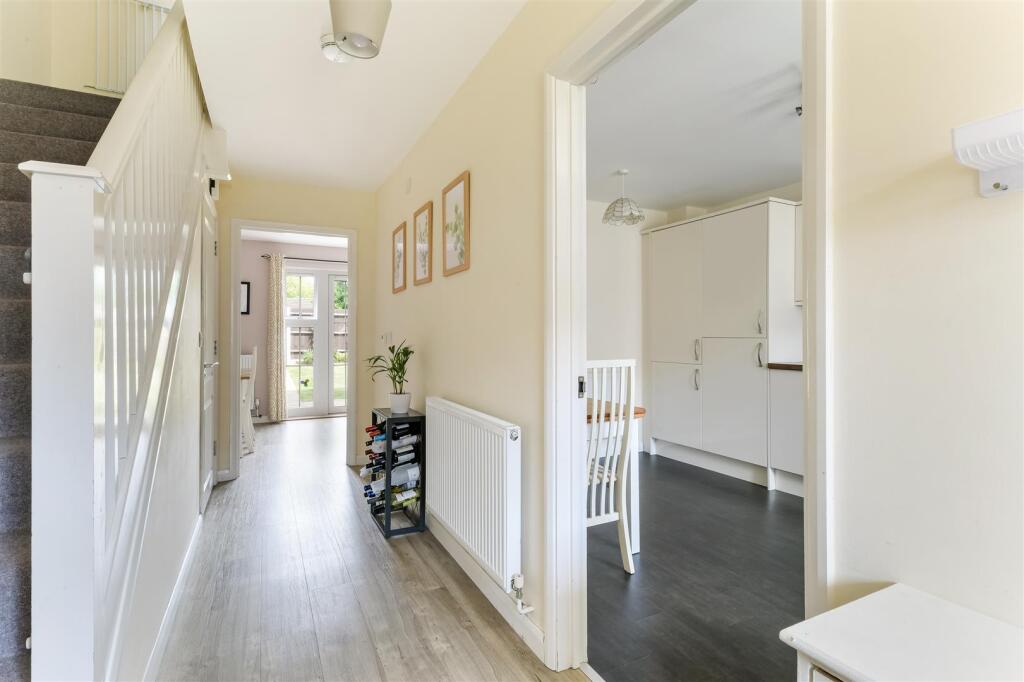 FIELDOAKS WAY (13).jpg