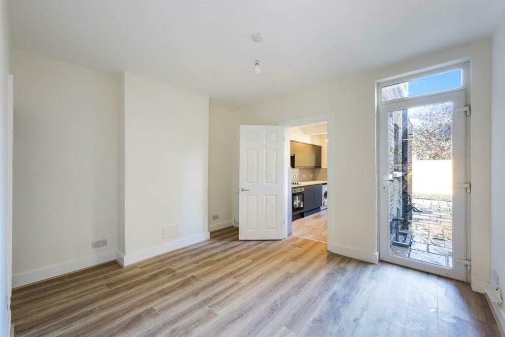 BEACONSFIELD ROAD, 87 (21).jpg