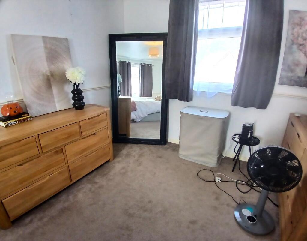 Bed 1 2.jpg