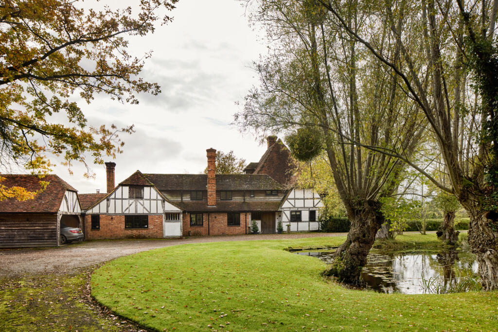 239839 - DGLA1241.jpg