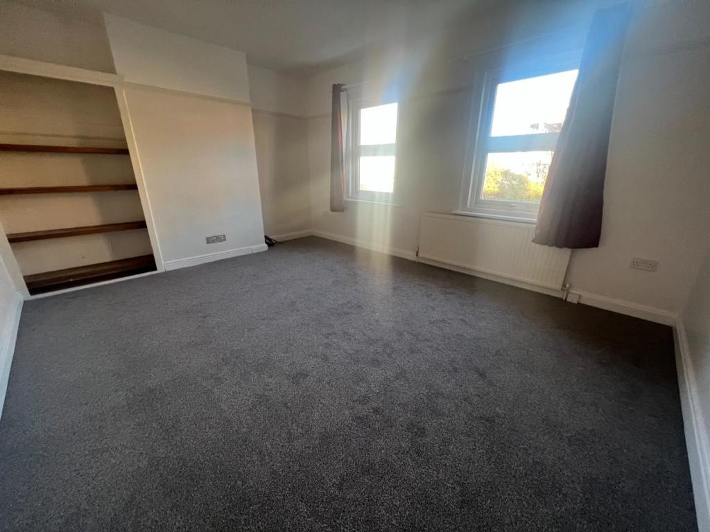 50 Susans Road bedroom.jpg