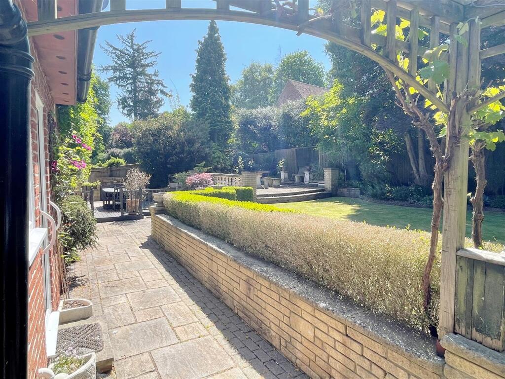 Grd patio area 1.JPG