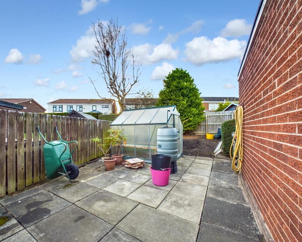 CAM02195G0-PR0056-STILL038