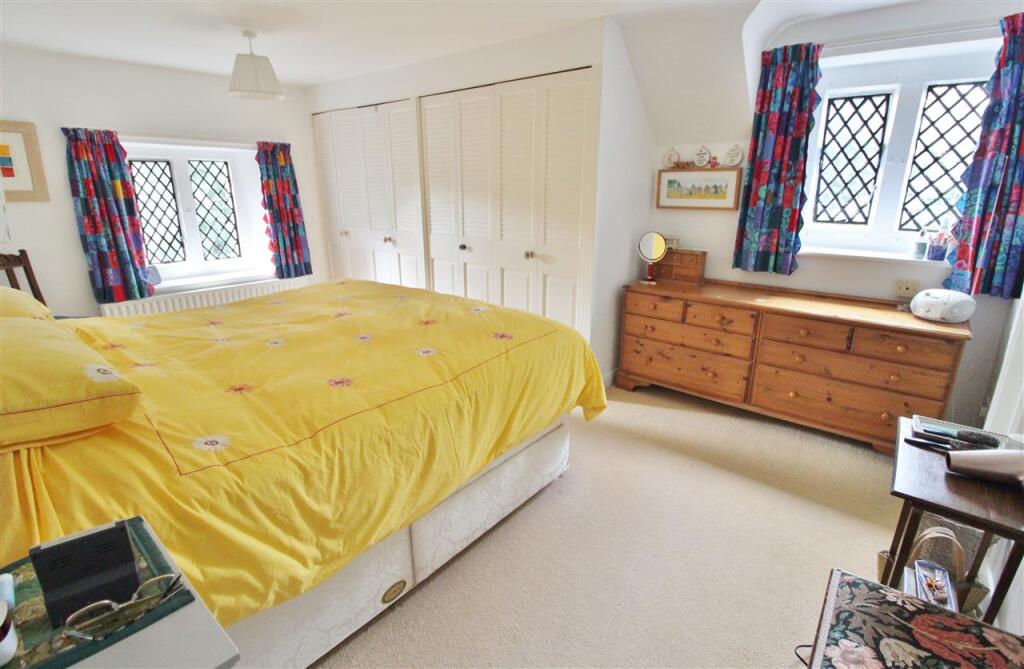 PRINCIPAL BEDROOM