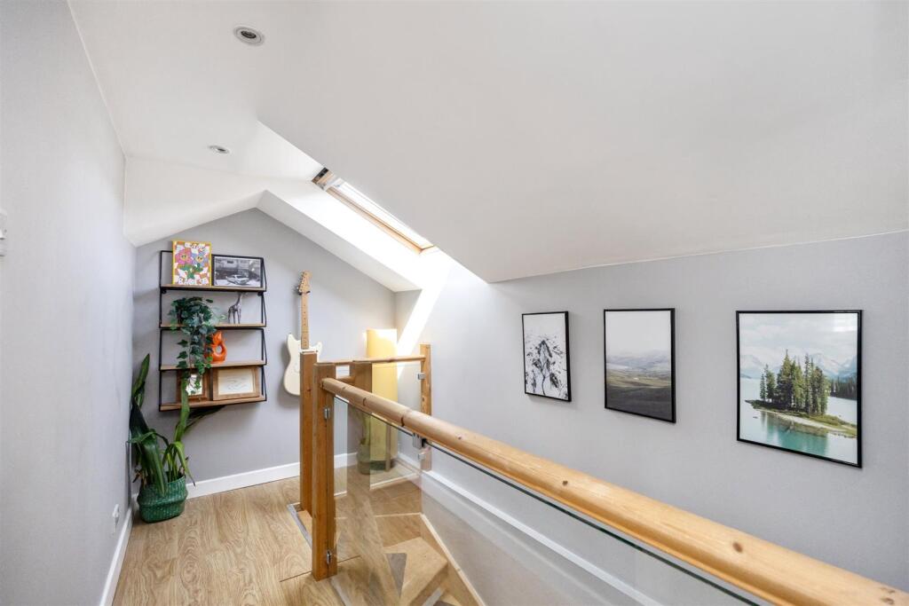 Hangleton Valley Drive 155 landing.jpeg