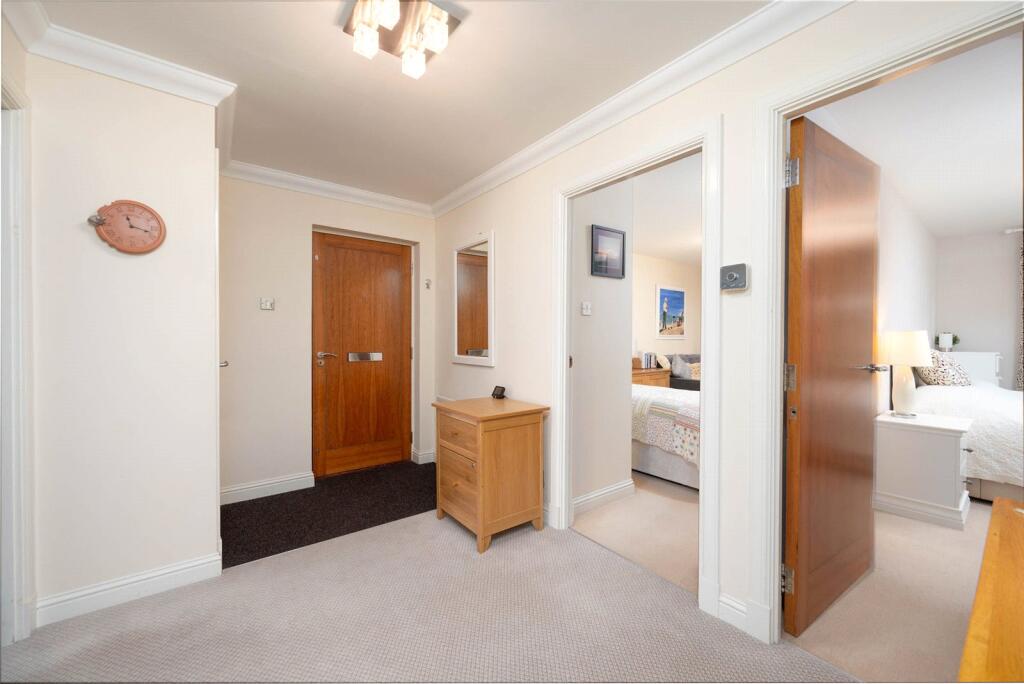 4. Queens Road