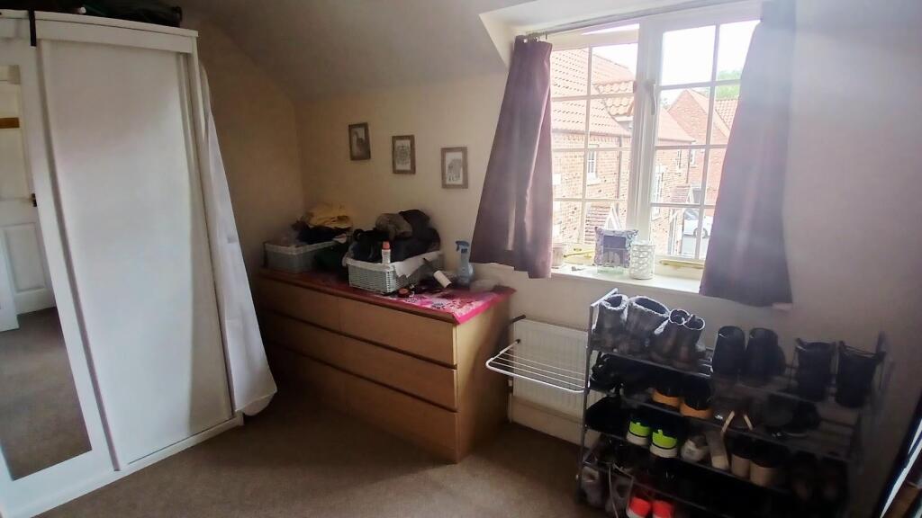 bed 2.jpg