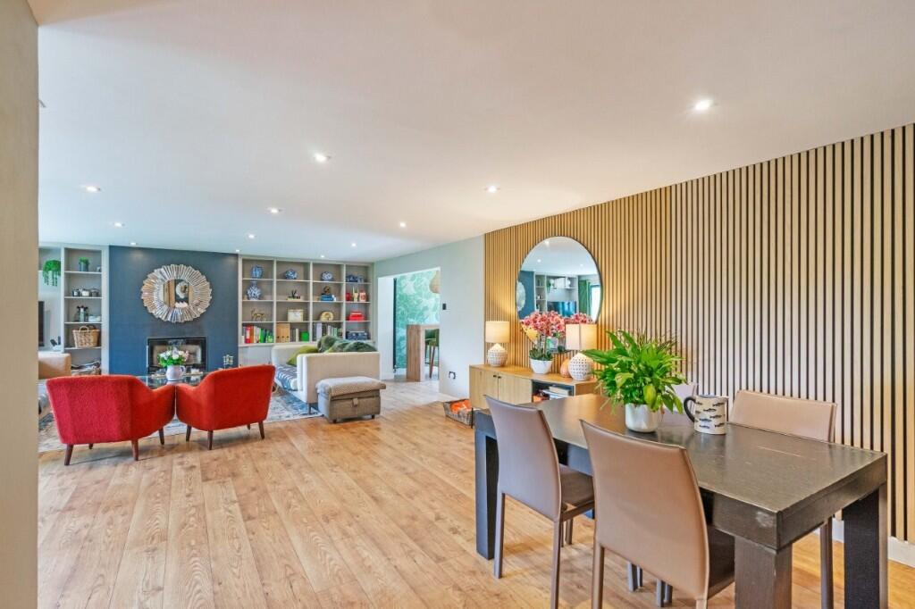 Dining/sitting room