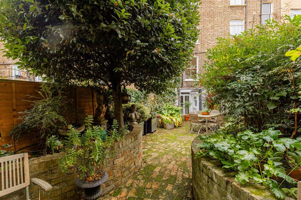 Englefield Road (42).jpg