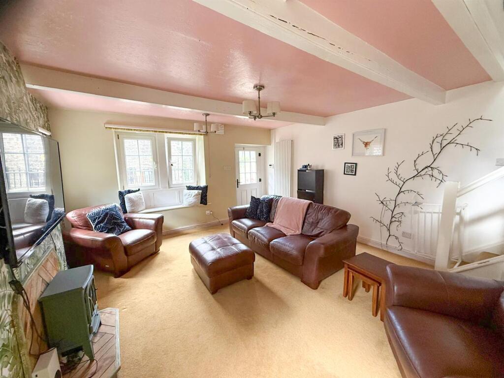 2 bed cottage, Silsden