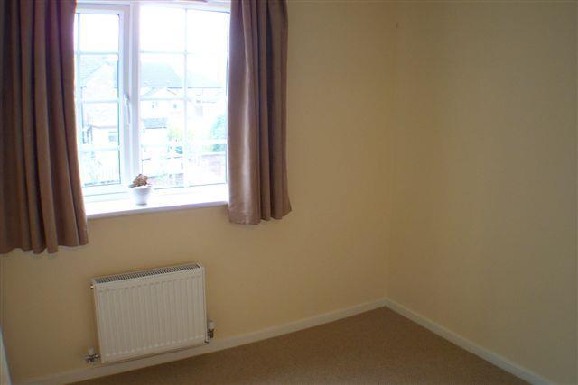 P1047_Second_bedroom.jpg