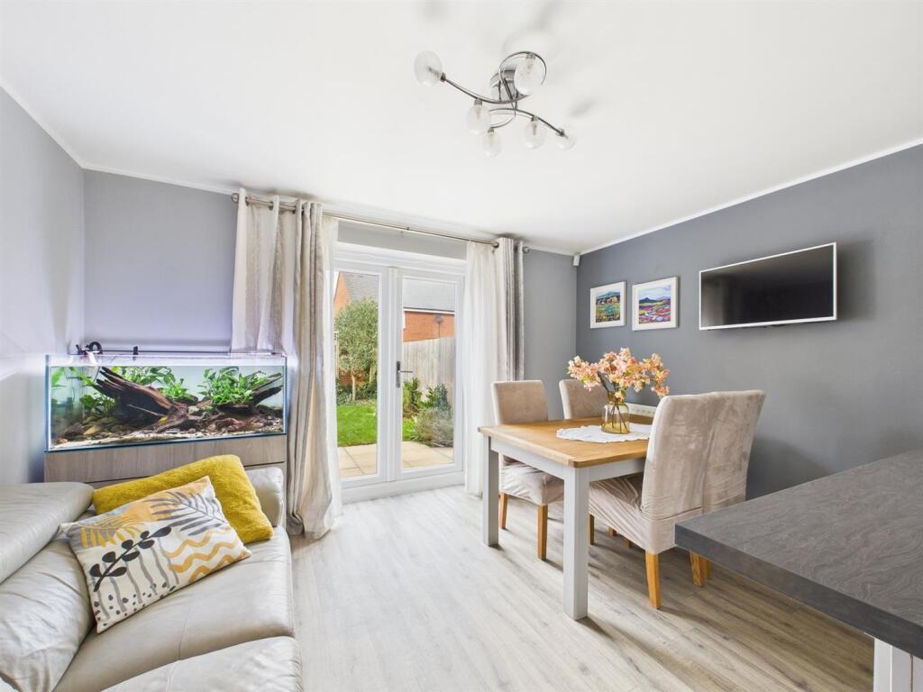 Living/ Dining Kitchen