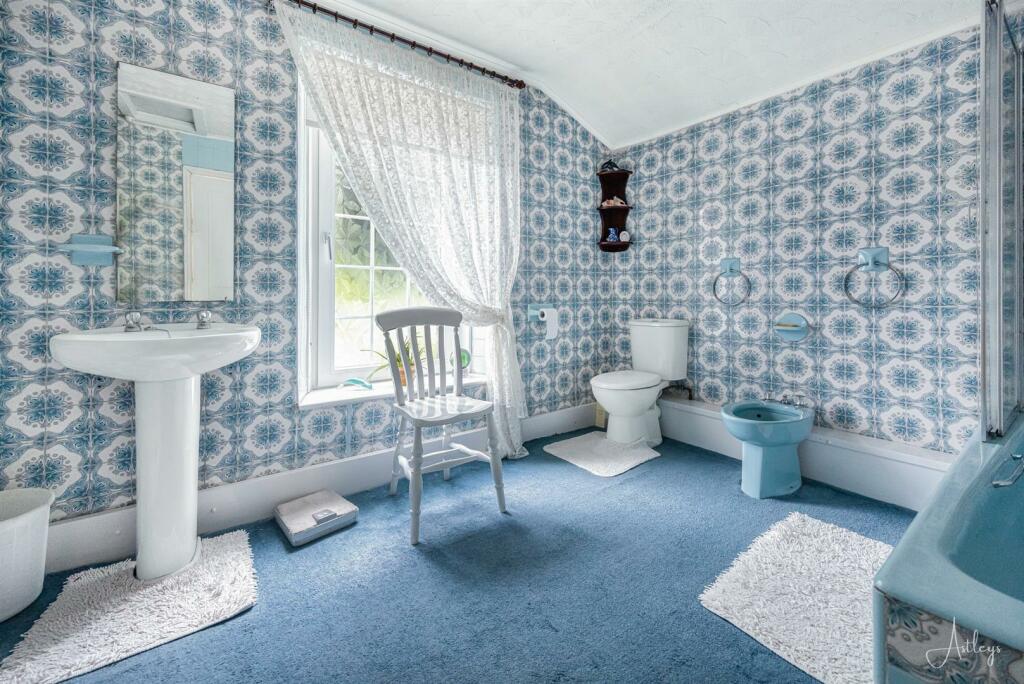 Bathroom/w.c.
