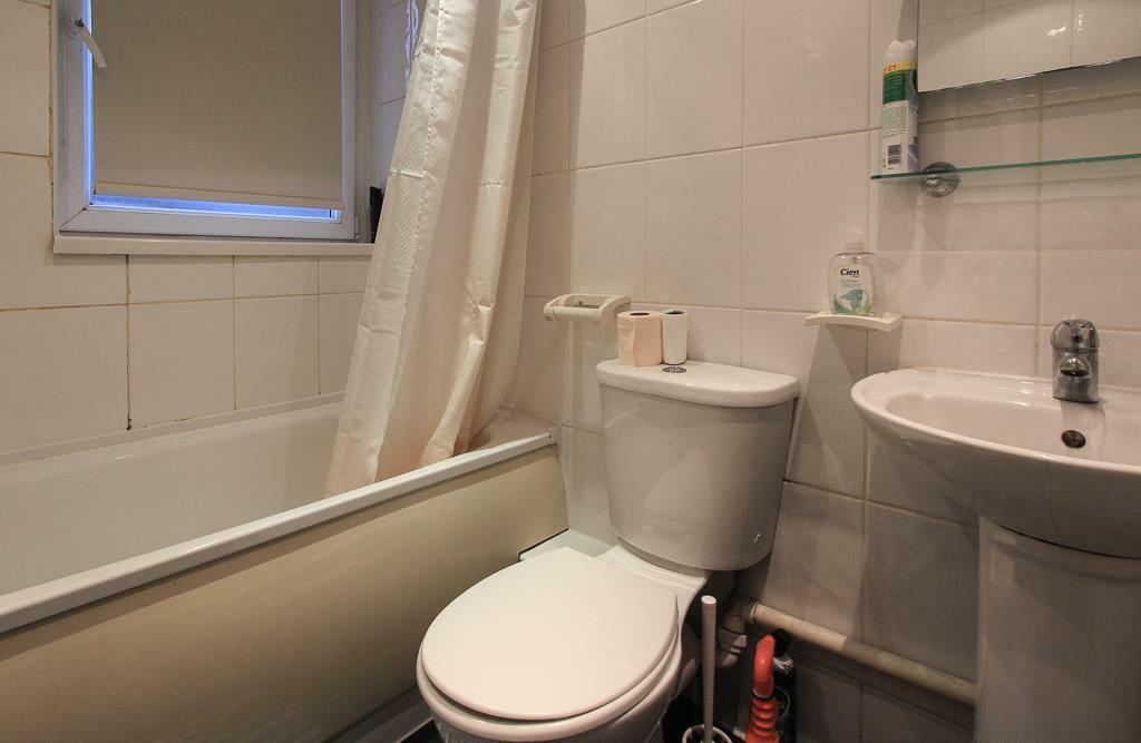 105 Rhymney Street LR (11 of 14).jpg