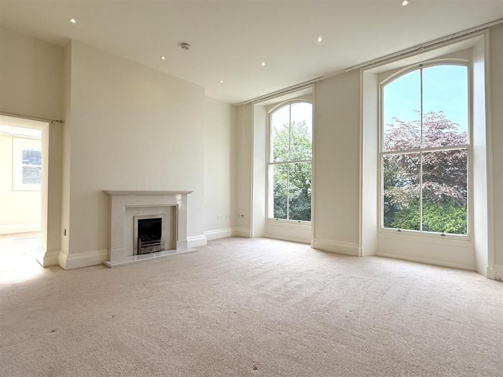 PRINCIPAL RECEPTION ROOM