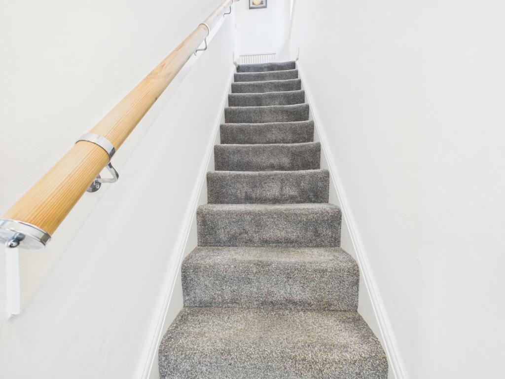 CAM03729G0-PR0102-STILL020