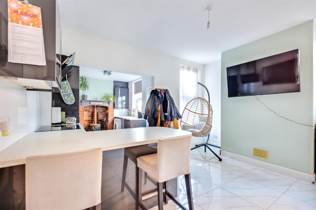 Kitchen Diner_1.jpeg