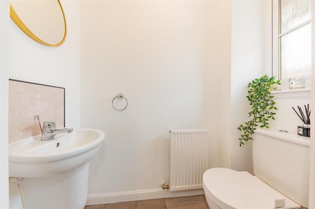 20 Isla Avenue Carnoustie-10.JPG