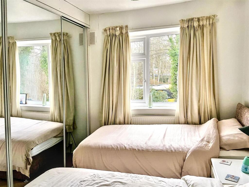 Bedroom 2 Aspect 2