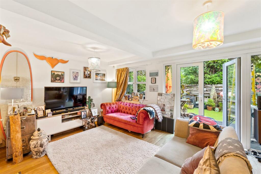 Living/Dining Area