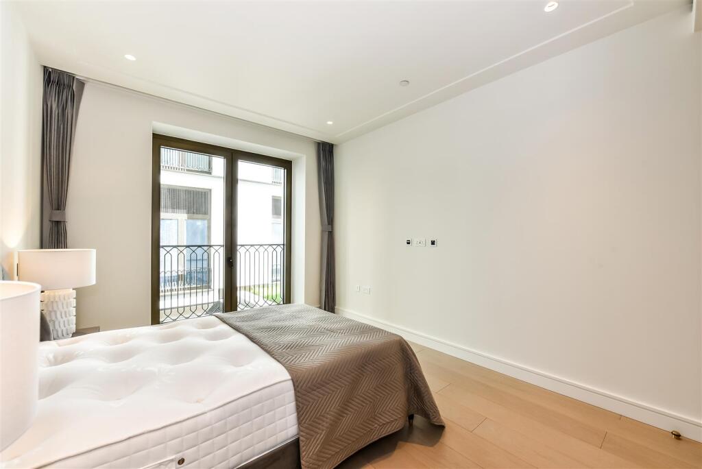 53 Holland Park Gate-8.jpg