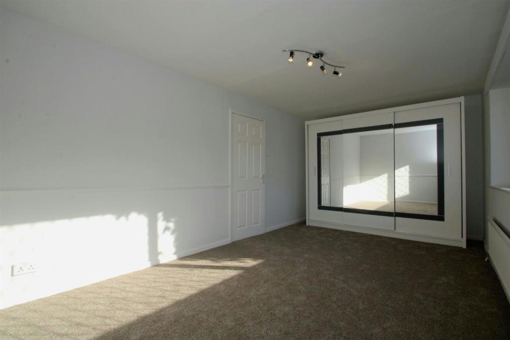 Bedroom 1 Aspect 2
