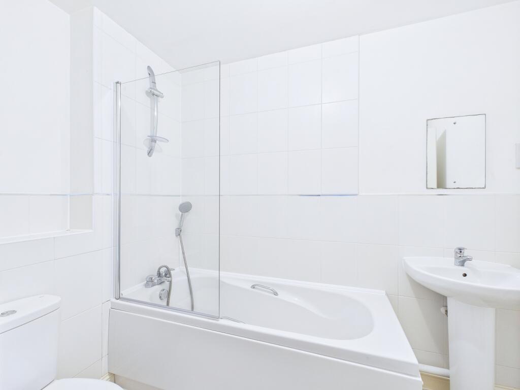 CAM01338G0-PR0120-STILL003