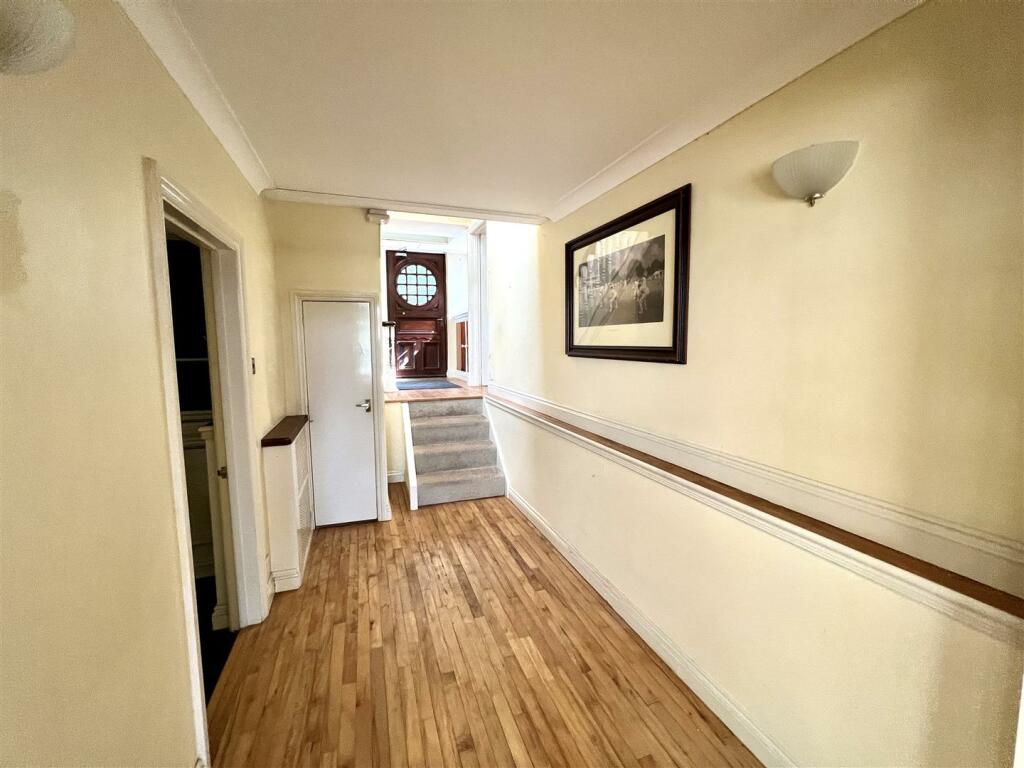 ENTRANCE HALL