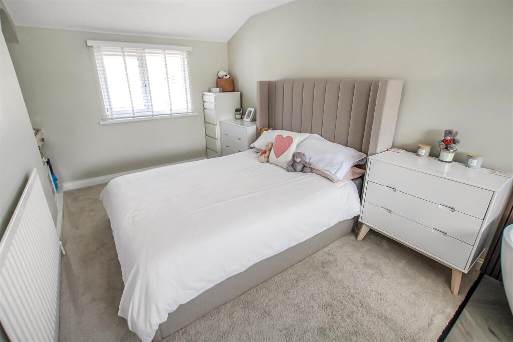 Bedroom One (1).jpg