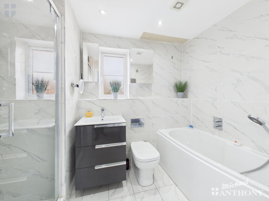 CAM03852G0-PR0467-STILL002