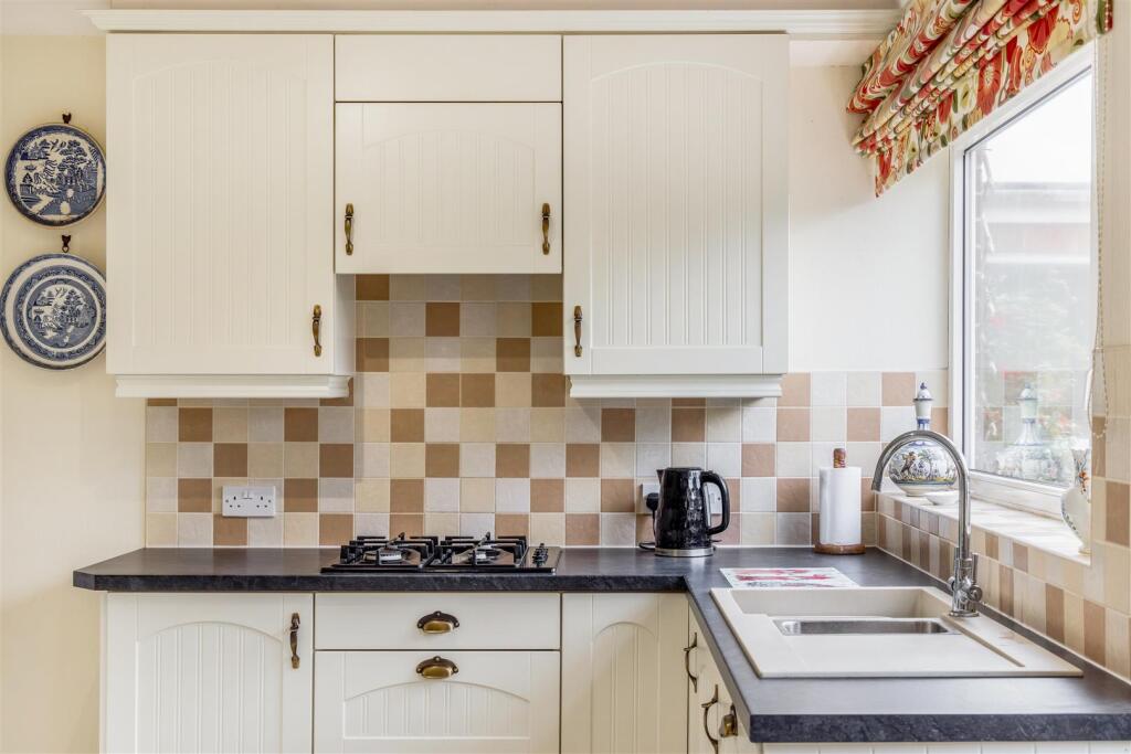 24 Winston Gardens (Boston)-25.jpg