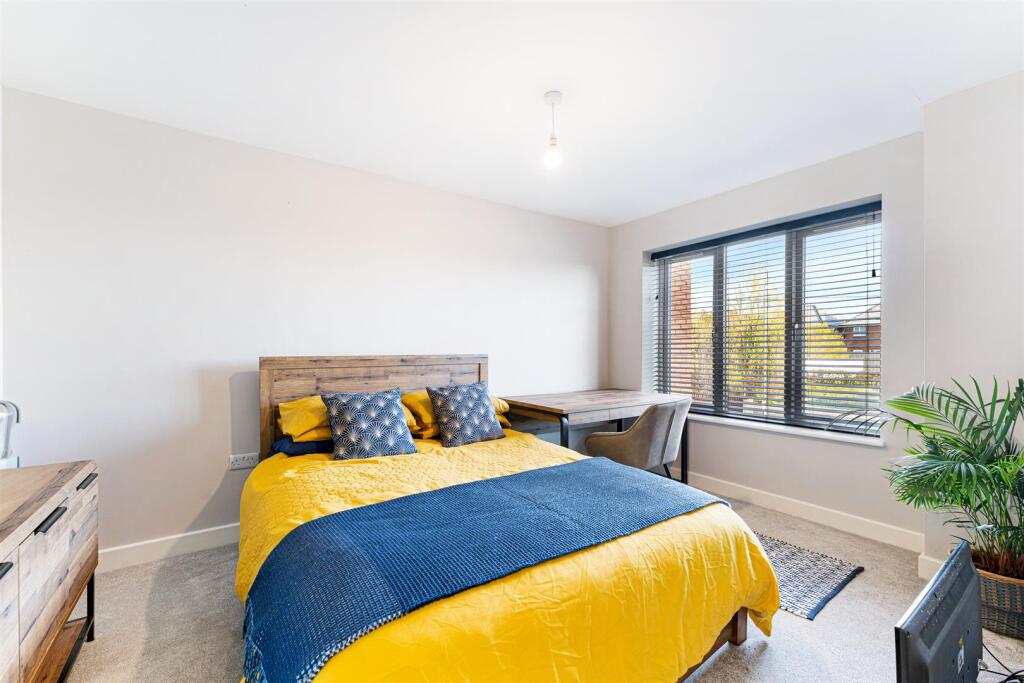 6 Lark Hill Court-15.jpg