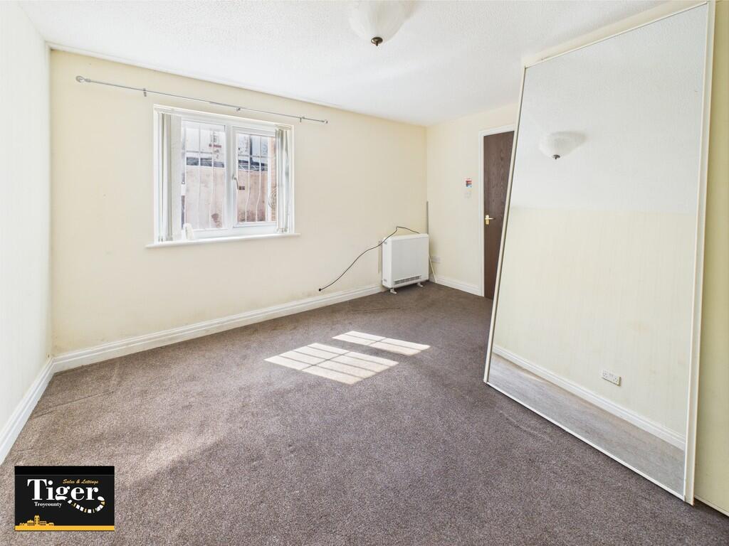 CAM02176G0-PR0581...