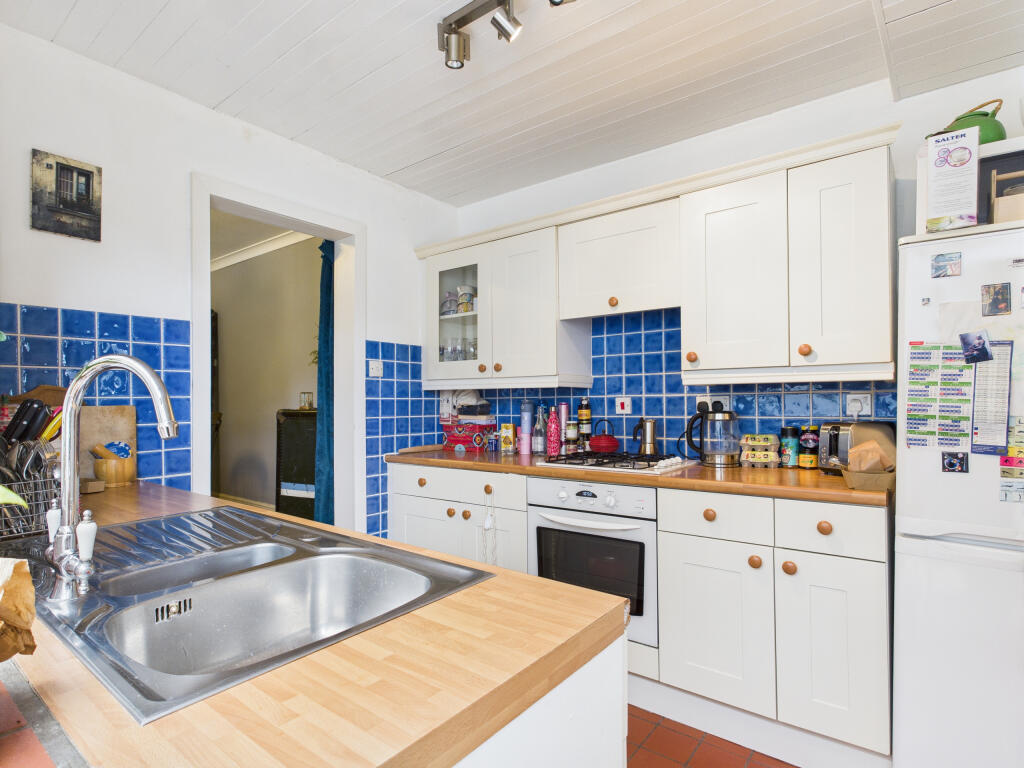 CAM01354G0-PR0569-STILL004