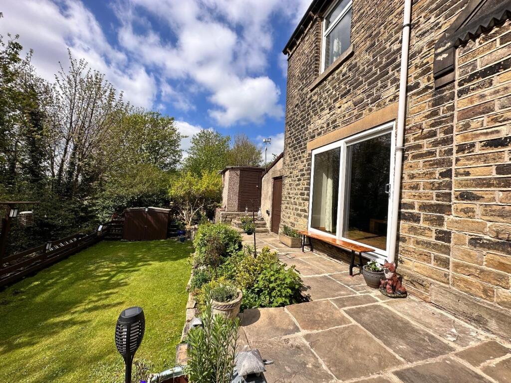 FURTHER EXTERNAL PHOTOS