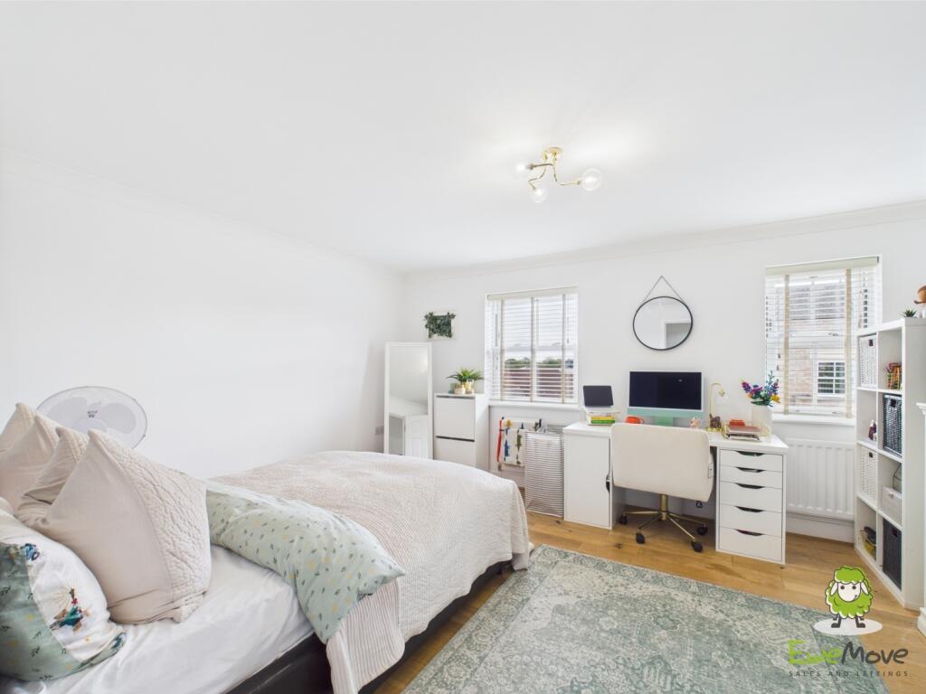 CAM03778G0-PR0218-STILL029