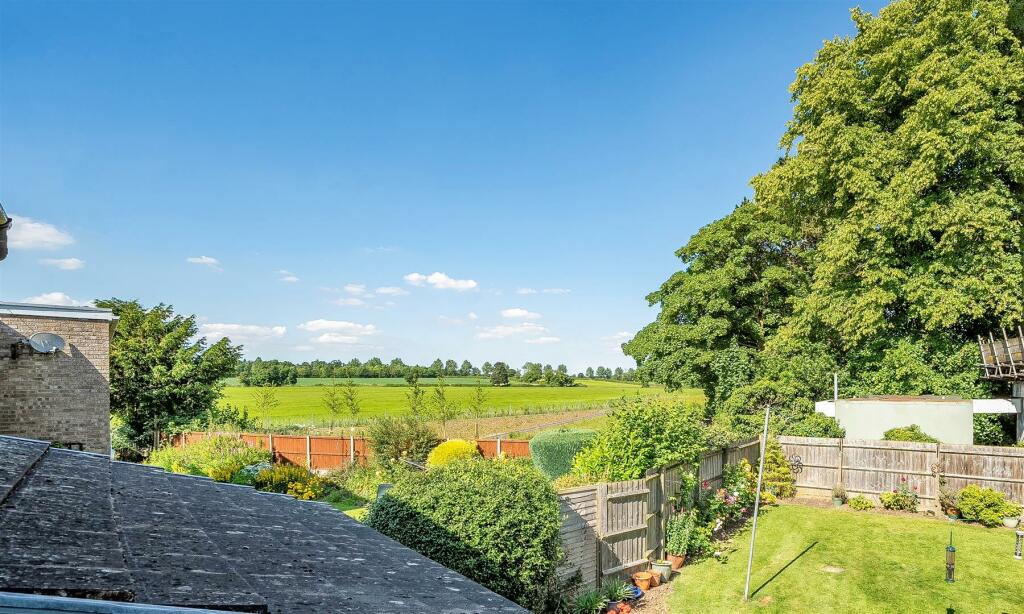 19 Manor Close, Roade